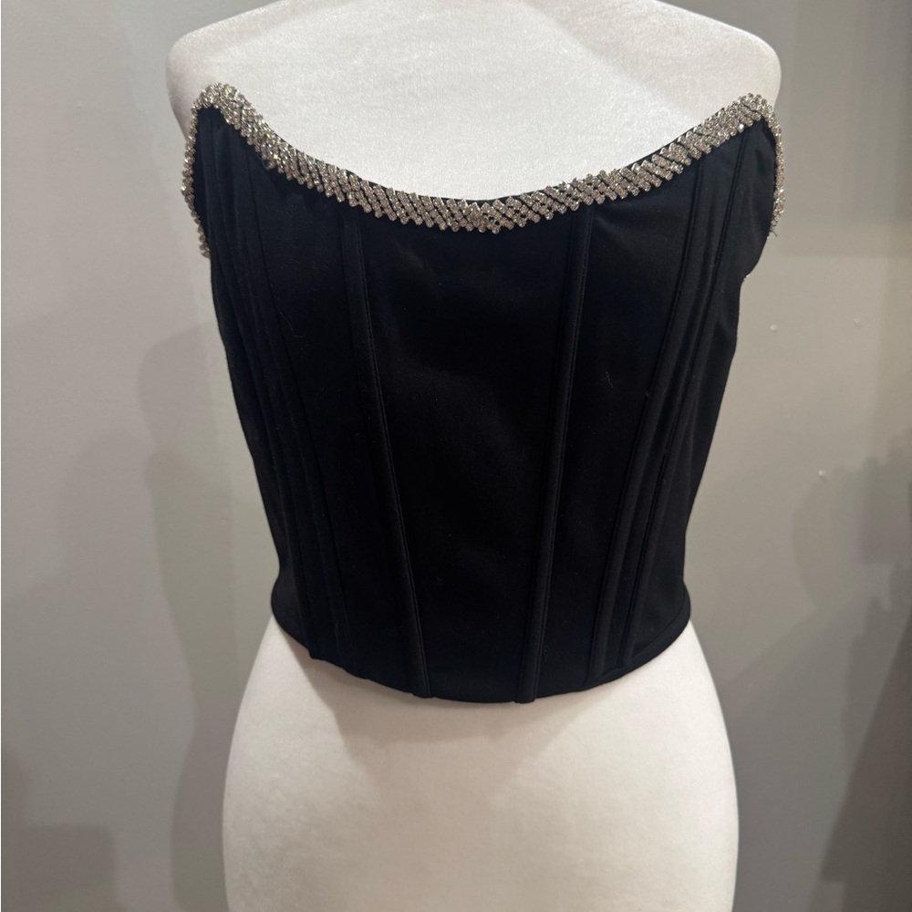 Hourglass Black Strapless Crop Top with Silver Accents